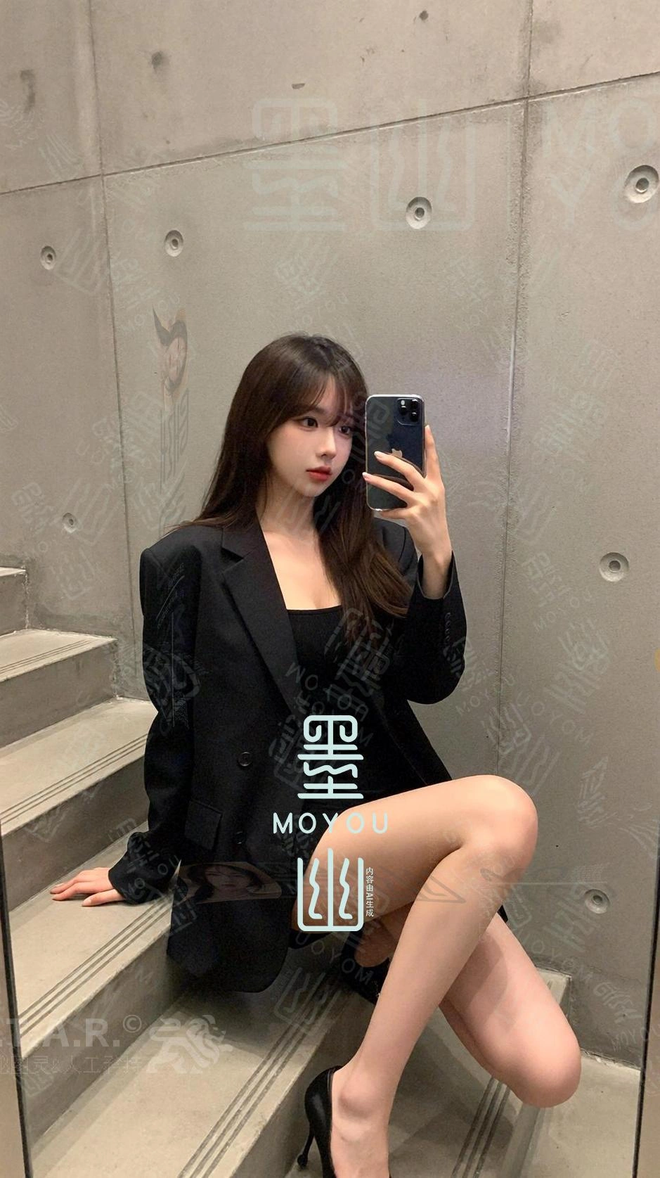 黑西装的都市宣言：她把极简风穿成了高级感剧本