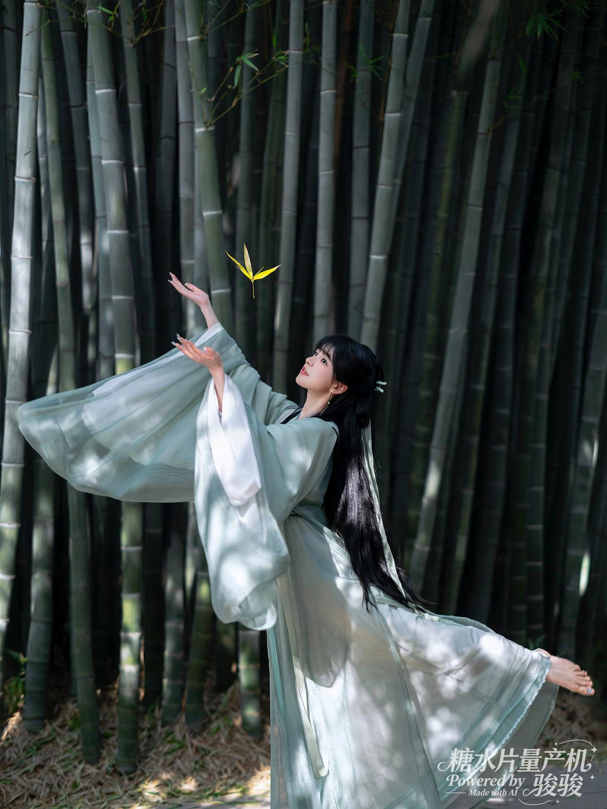 竹林仙踪，青衫逸扬；叶戏纤指，古风灵章