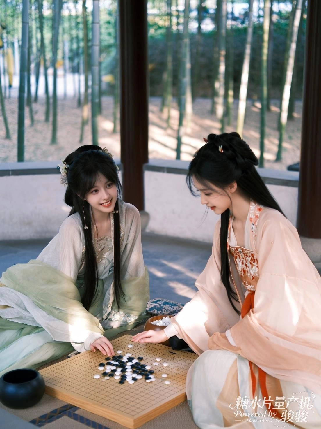 她跃于滑轮之上，飞机掠过天际，瞬间与远方在光影中交汇